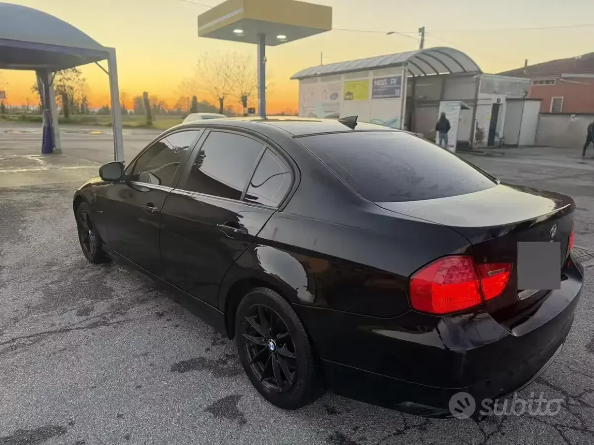Usata BMW 316 116 CV (85 kW) 2010 Nero Berlina