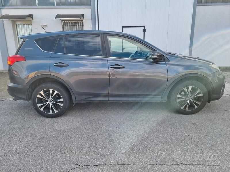 Usata Toyota RAV4 Style 124 CV (91 kW) 2014 Grigio SUV