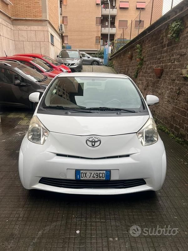 Usata Toyota iQ 98 CV (72 kW) 2009 Bianco Utilitaria