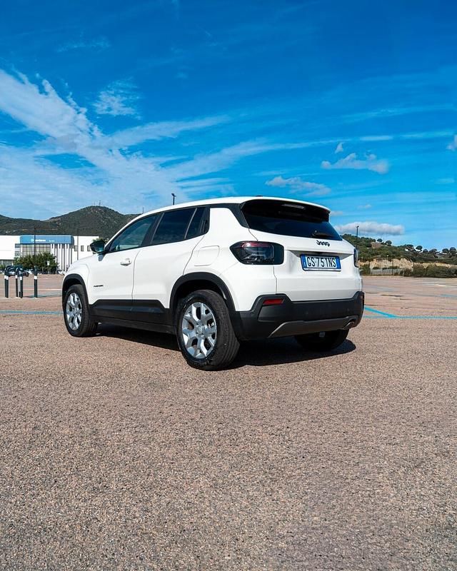 Usata Jeep Avenger Longitude 101 CV (74 kW) 2024 Bianco SUV