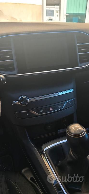 Usata Peugeot 308 SW Access 92 CV (67 kW) 2015 Grigio Station wagon