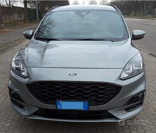 Usata Ford Kuga 120 CV (88 kW) 2021 Grigio SUV