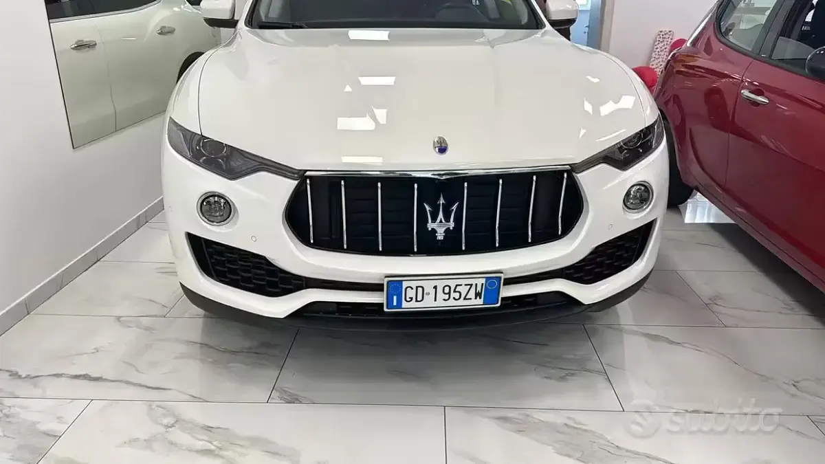 Usata Maserati Levante 350 CV (257 kW) 2021 Bianco SUV
