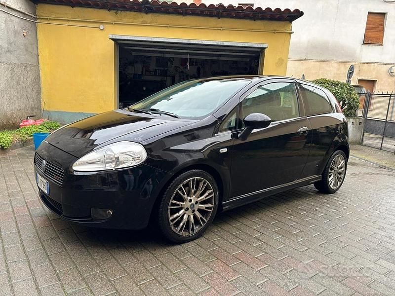 Usata Fiat Grande Punto Sport 90 CV (66 kW) 2007 Nero Utilitaria