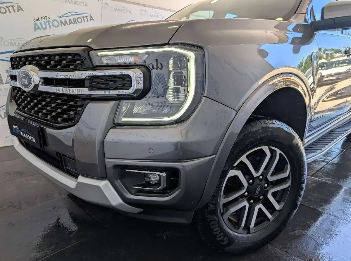 Usata Ford Ranger Limited 205 CV (150 kW) 2024 Carbonized grey Pick-up