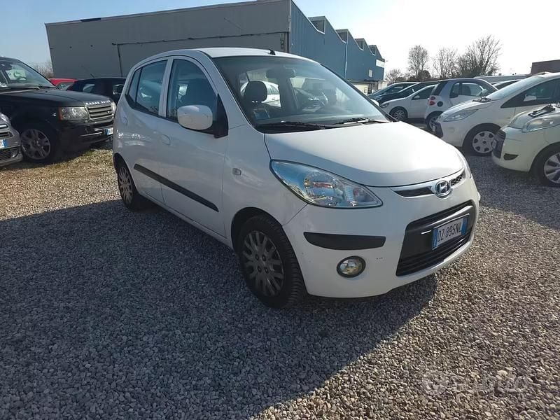 Usata Hyundai i10 Dynamiq 66 CV (48 kW) 2010 Bianco Utilitaria