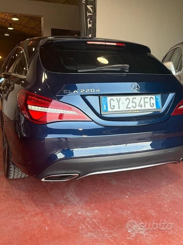 Usata Mercedes CLA220 Shooting Brake Executive 177 CV (130 kW) 2019 Blu/azzurro Station wagon