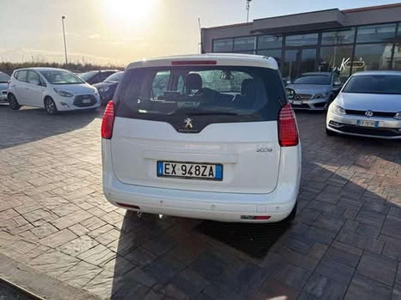Usata Peugeot 5008 Business-Line 114 CV (83 kW) 2014 Other Monovolume