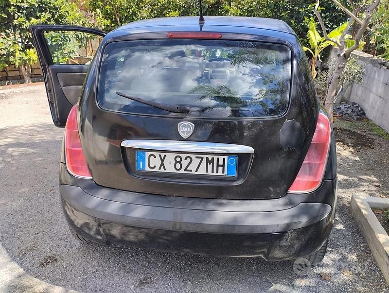 Usata Lancia Ypsilon 60 CV (44 kW) 2005 Nero Utilitaria