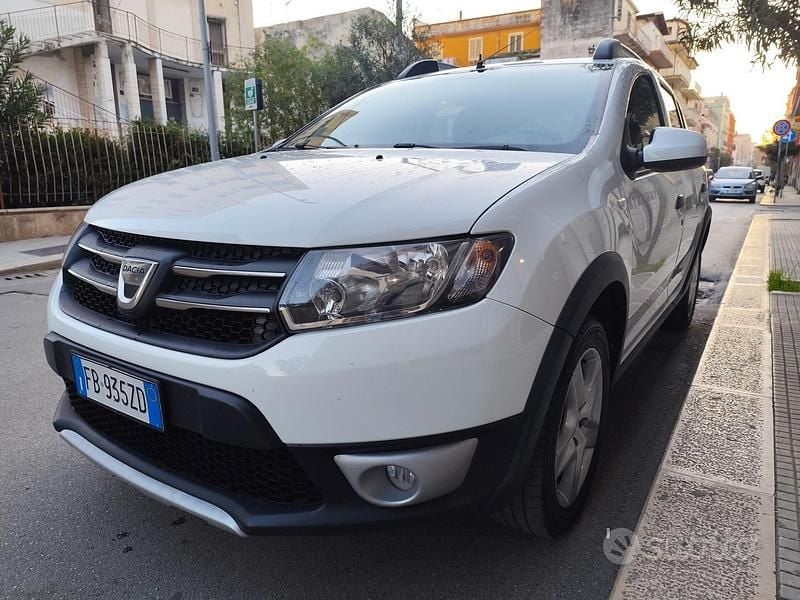 Usata Dacia Sandero Stepway 90 CV (66 kW) 2016 Bianco Berlina
