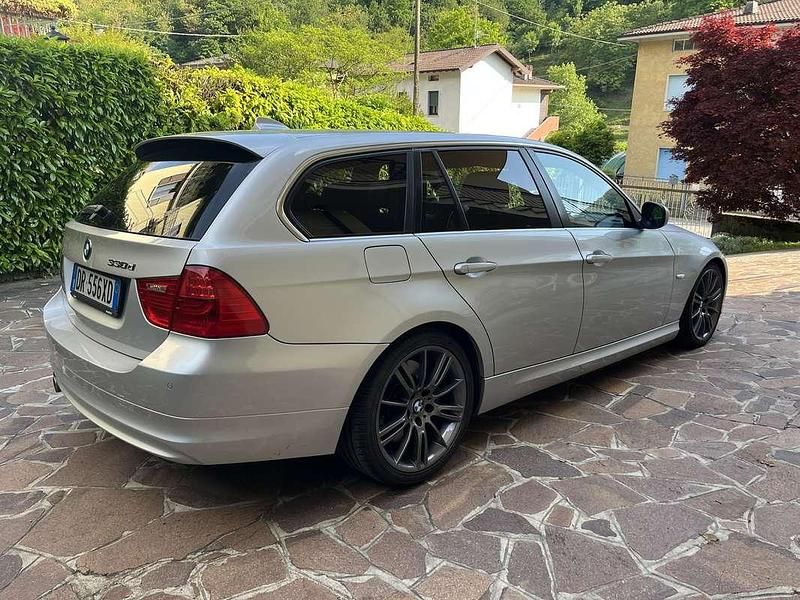 Usata BMW 330 Efficient Dynamics 245 CV (180 kW) 2008 Argento Station wagon