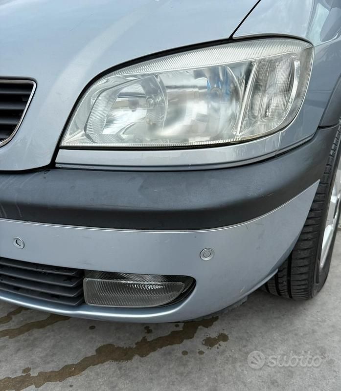 Usata Opel Zafira 125 CV (91 kW) 2001 Grigio Monovolume