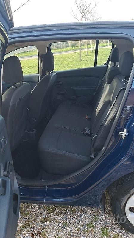 Usata Dacia Sandero 90 CV (66 kW) 2017 Blu Berlina