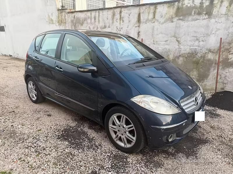 Usata Mercedes A180 Elegance 110 CV (80 kW) 2005 Blu Berlina
