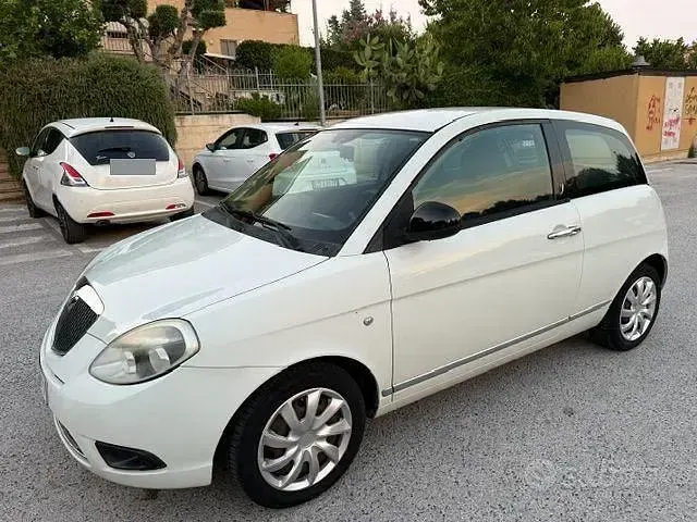 Usata Lancia Ypsilon 69 CV (50 kW) 2011 Bianco Utilitaria