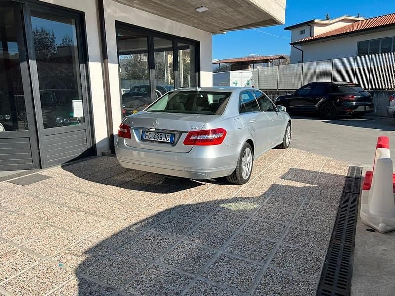Gebraucht Mercedes E250 Executive 204 PS (150 kW) 2014 Silber Limousine