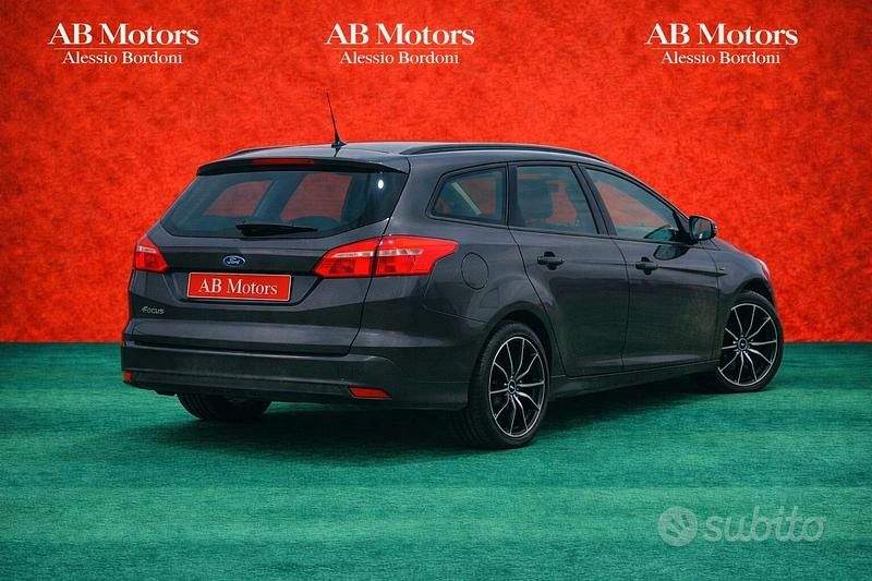Usata Ford Focus Business Edition 120 CV (88 kW) 2017 Grigio Station wagon