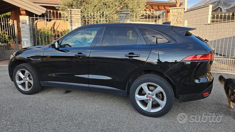 Usata Jaguar F-Pace Portfolio 180 CV (132 kW) 2017 Nero SUV