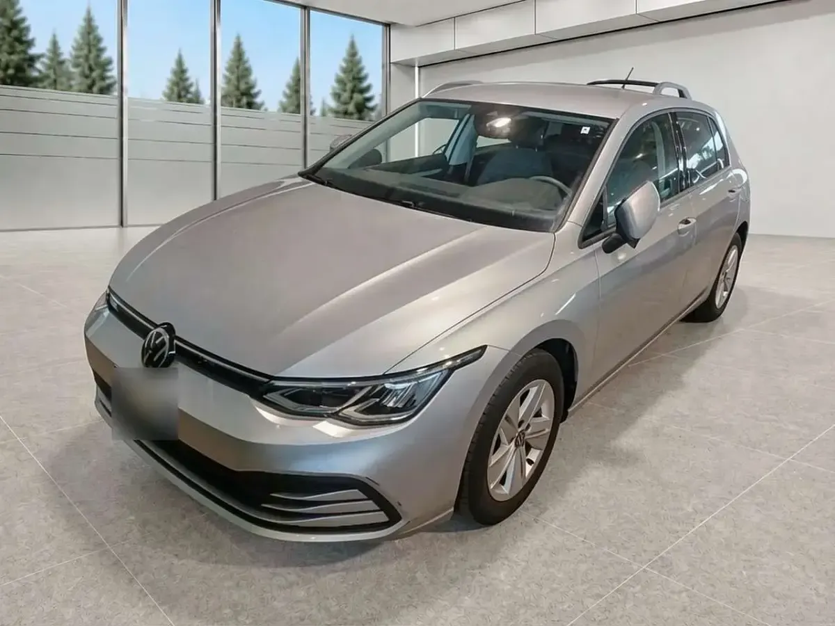 Usata VW Golf VII Life 116 CV (85 kW) 2021 Reflex silver metallizzato Utilitaria