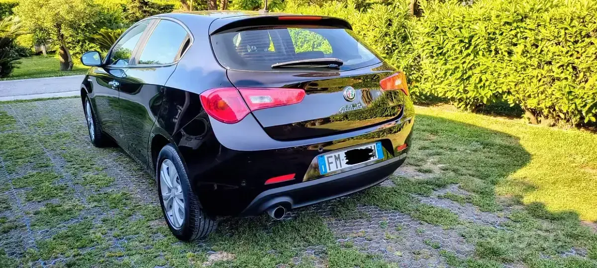 Usata Alfa Romeo Giulietta Distinctive 105 CV (77 kW) 2013 Nero Utilitaria