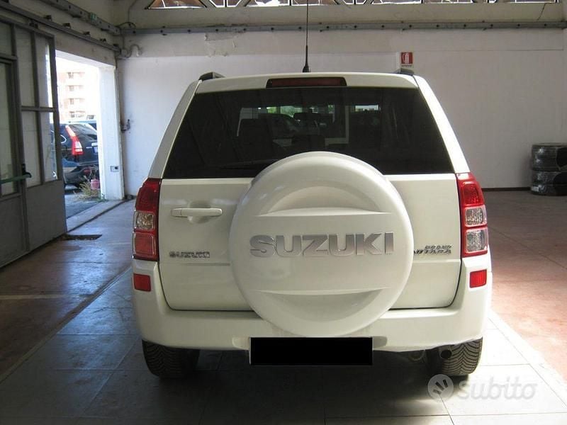Usata Suzuki Grand Vitara 129 CV (94 kW) 2010 Bianco(met.) SUV