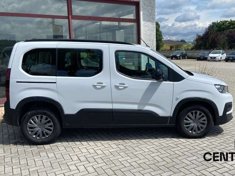 Usata Peugeot Rifter Allure 131 CV (96 kW) 2023 Bianco banchisa Monovolume