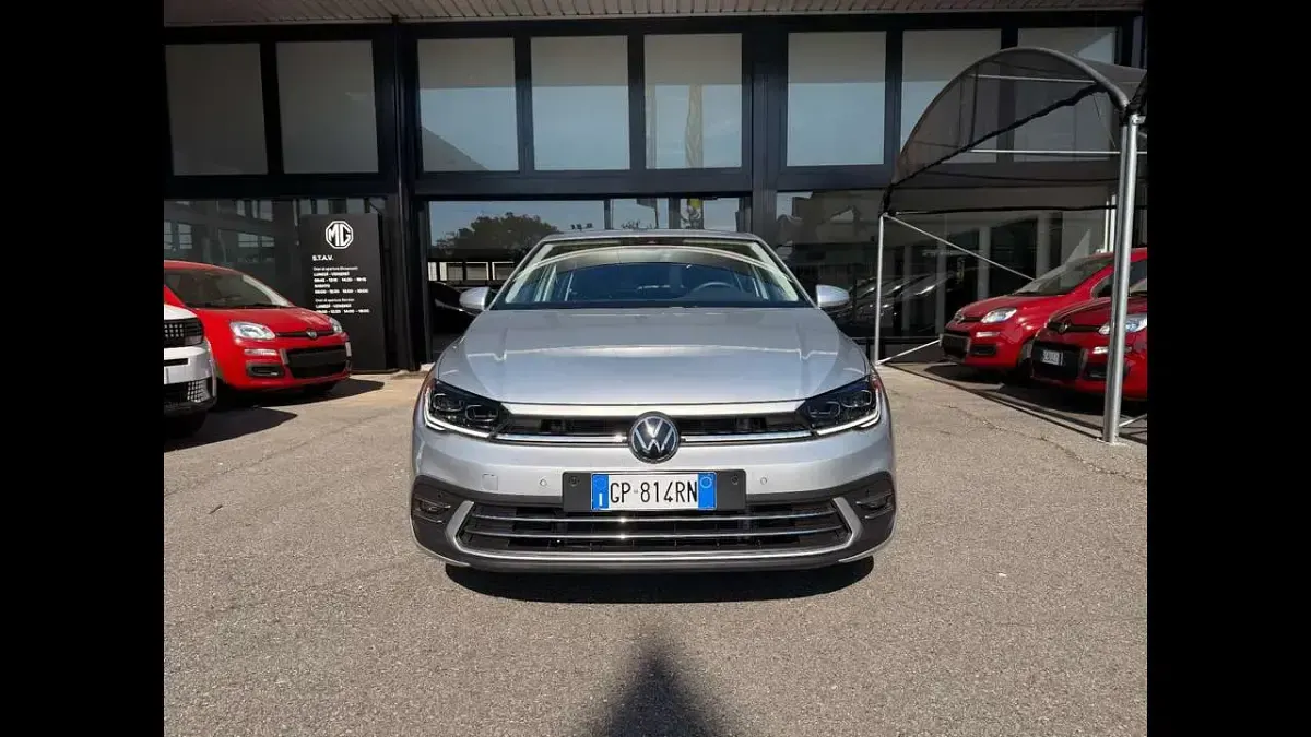Usata VW Polo Style 110 CV (80 kW) 2023 Argento Utilitaria