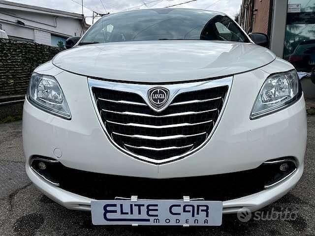 Usata Lancia Ypsilon Gold 95 CV (69 kW) 2015 Bianco Utilitaria
