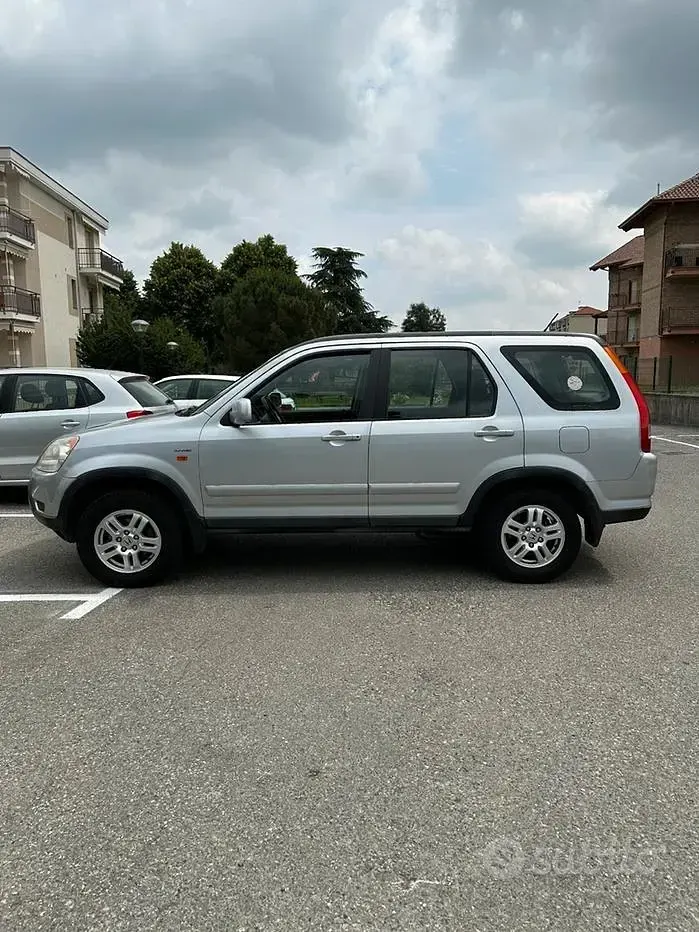 Usata Honda CR-V 150 CV (110 kW) 2002 Grigio SUV