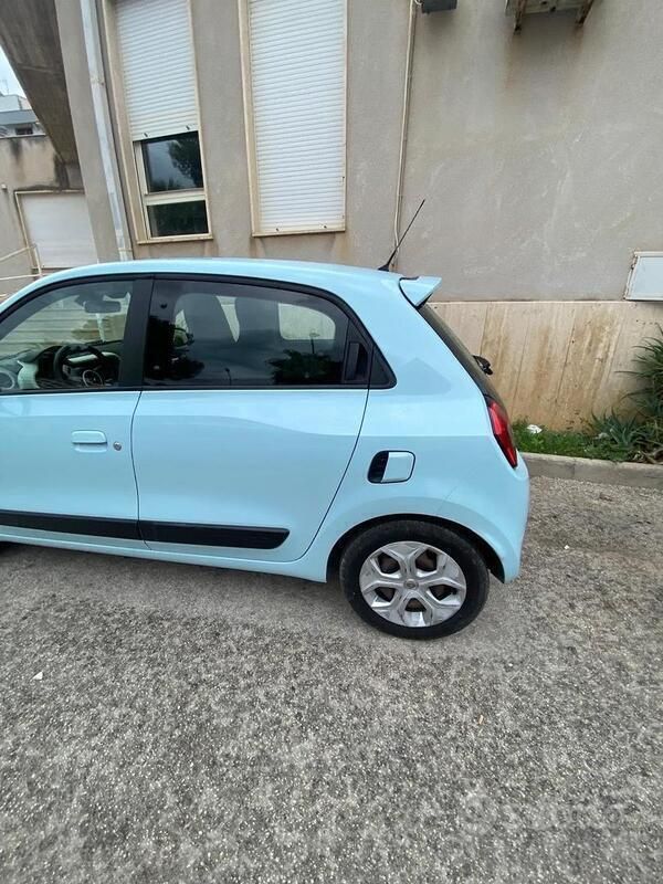 Usata Renault Twingo Intens 65 CV (47 kW) 2019 Blu Utilitaria
