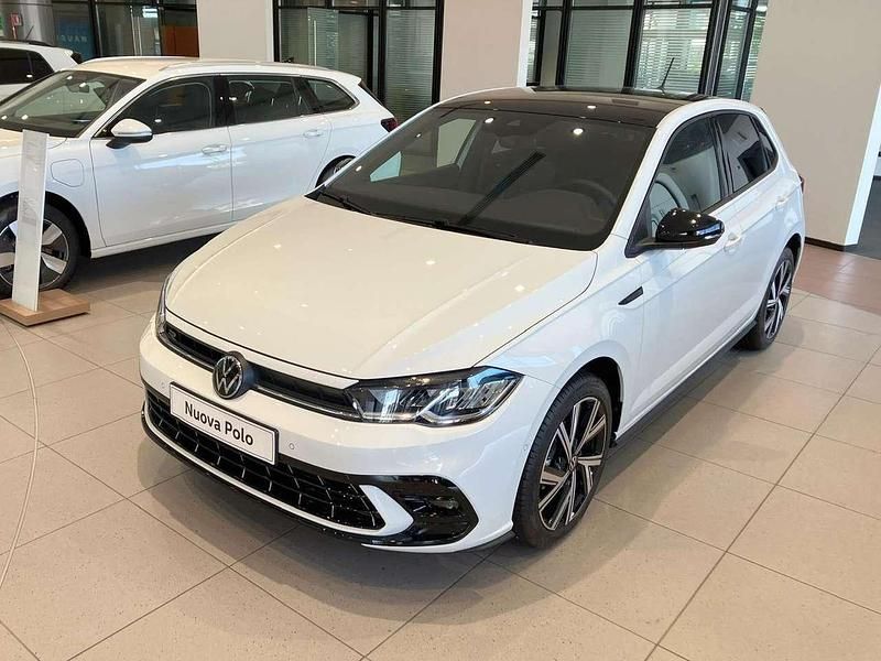 Pure white nero Nuova 2025 VW Polo R-line Plus Tre volumi | 22.900 € (Buon prezzo) - Immagine 1/4