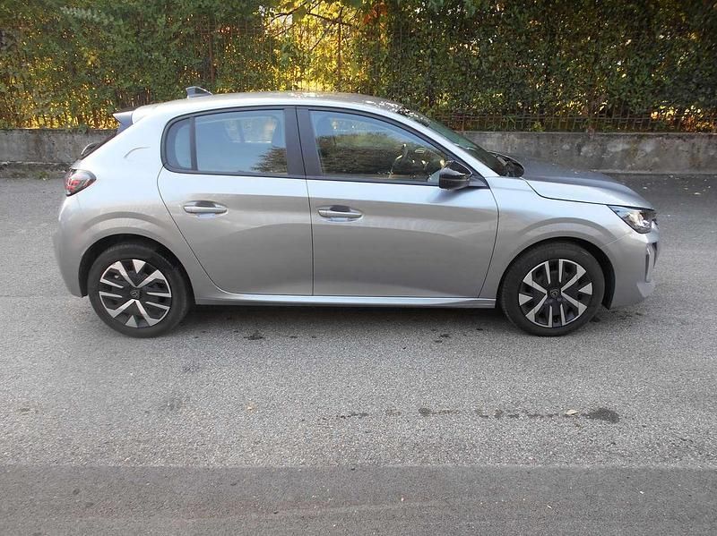 Usata Peugeot 208 Style 101 CV (74 kW) 2024 Grigio Utilitaria