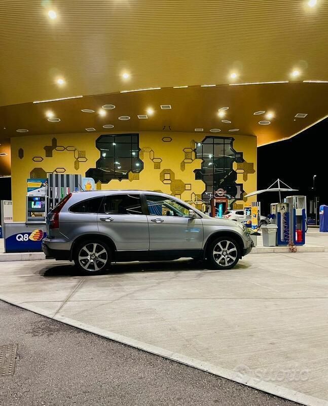 Usata 2007 Honda CR-V SUV | 8800 € (Molto cara) - Immagine 1/4
