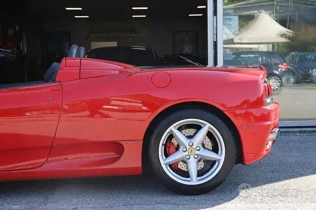 Usata Ferrari 360 400 CV (294 kW) 2002 Rosso Cabrio