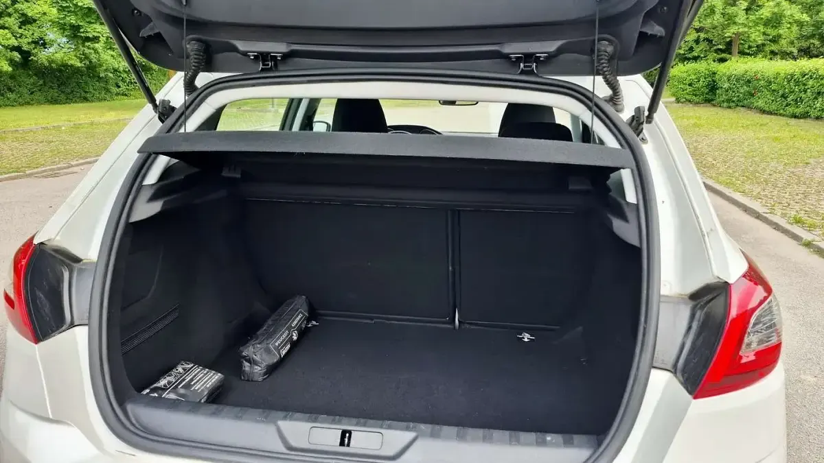 Usata Peugeot 308 Business-Line 102 CV (75 kW) 2019 Bianco Berlina