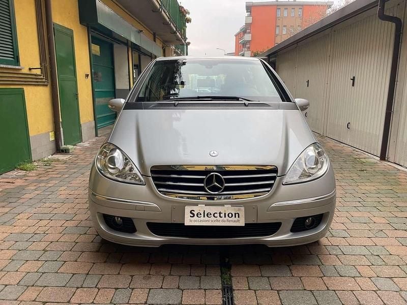 Argento Usata 2007 Mercedes A150 Avantgarde Monovolume | 4950 € (Buon prezzo) - Immagine 1/4