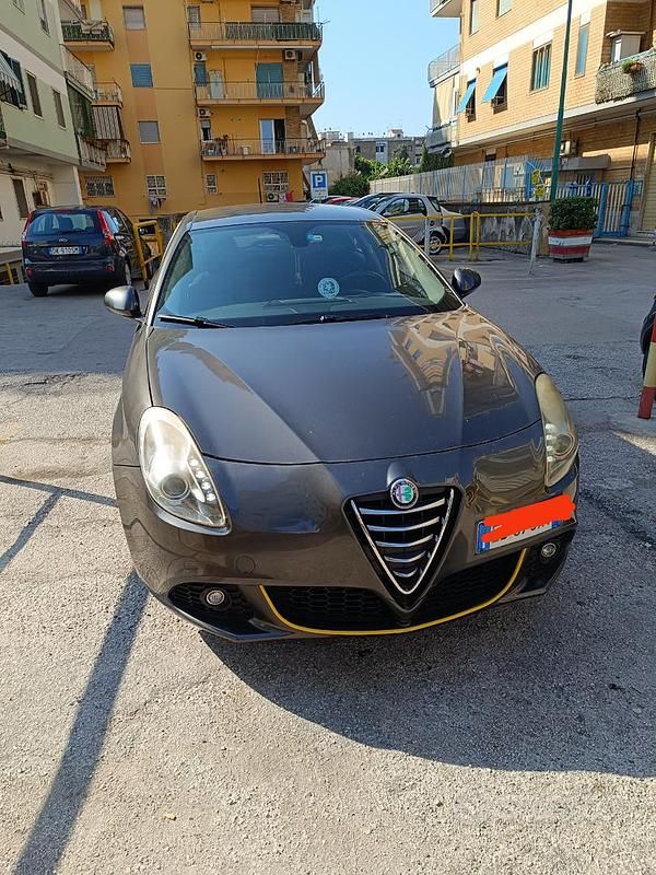 Grigio Usata 2010 Alfa Romeo Giulietta Due volumi | 4000 € (Super prezzo) - Immagine 1/4