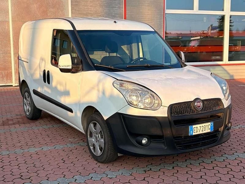 Usata Fiat Doblò Active 90 CV (66 kW) 2010 Bianco Monovolume