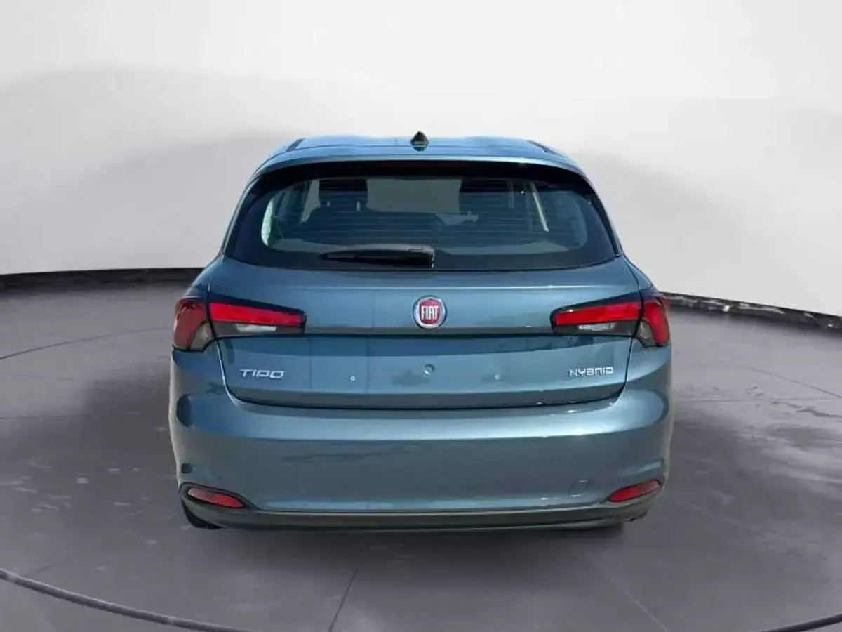 Usata Fiat Tipo 129 CV (94 kW) 2024 Blu oceano Berlina