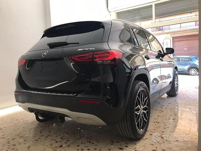 Usata Mercedes GLA180 116 CV (85 kW) 2022 Nero SUV