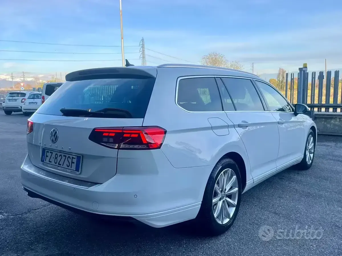 Usata VW Passat 120 CV (88 kW) 2019 Bianco Station wagon