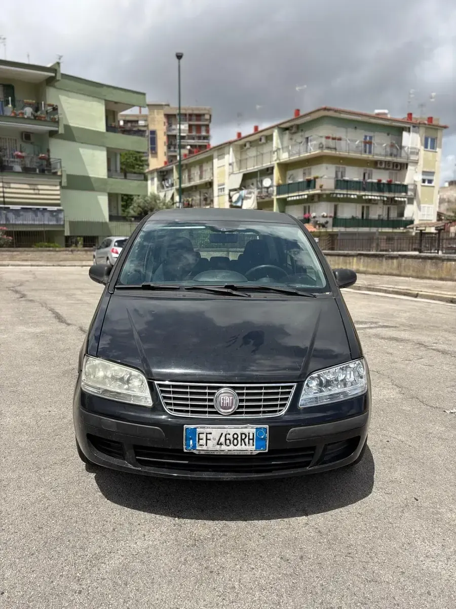 Usata Fiat Idea Active 77 CV (56 kW) 2011 Nero Monovolume