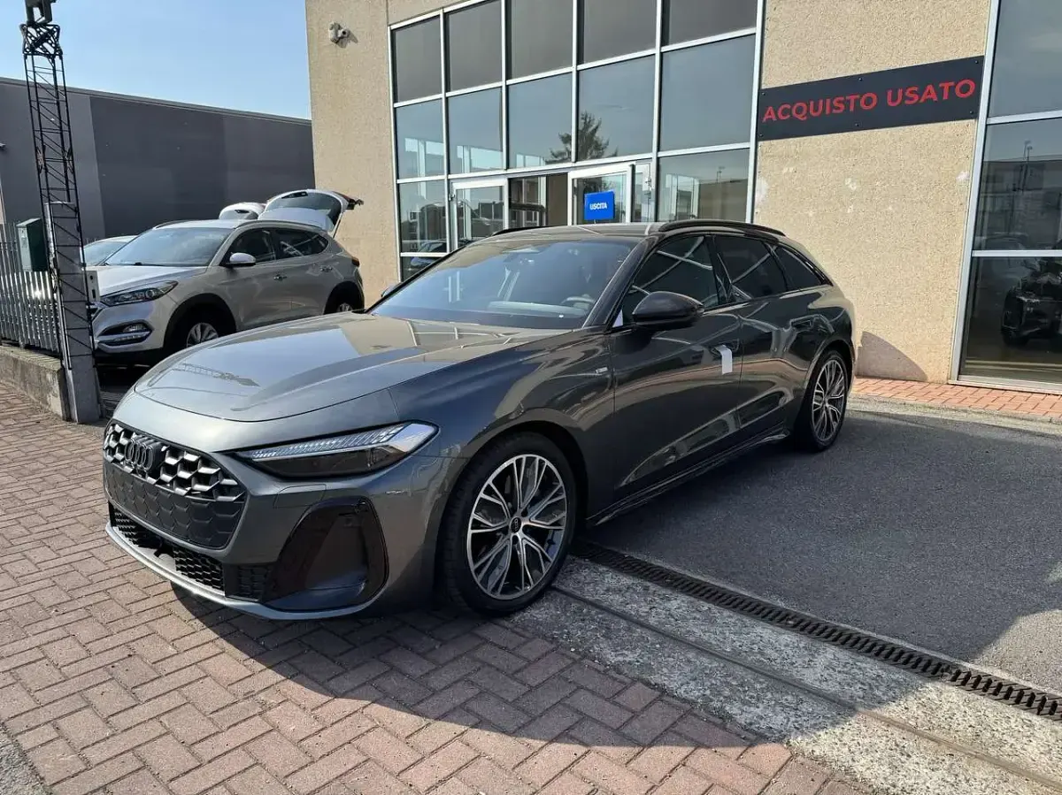 Nuova Audi A5 S-Line 204 CV (150 kW) 2025 Grigio Station wagon