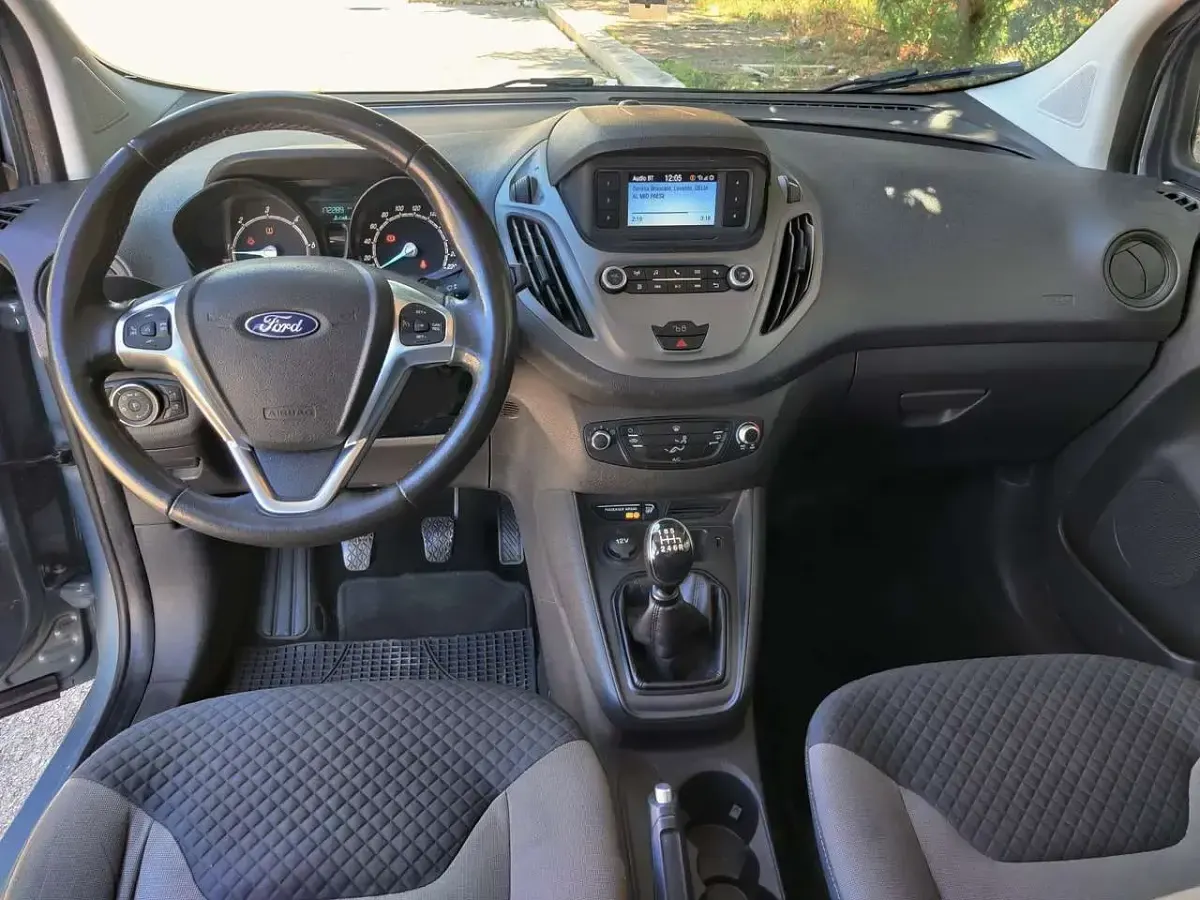 Usata Ford Tourneo Courier 99 CV (72 kW) 2018 Blu/azzurro Monovolume