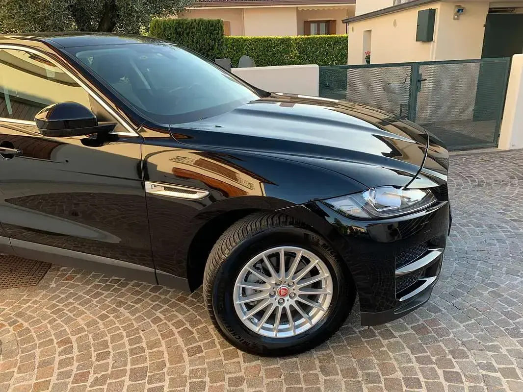 Usata Jaguar F-Pace Pure 180 CV (132 kW) 2018 Nero SUV