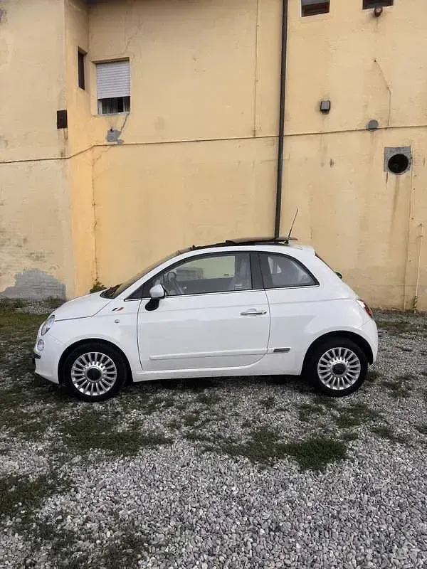 Usata Fiat 500 Lounge 69 CV (50 kW) 2008 Bianco Utilitaria