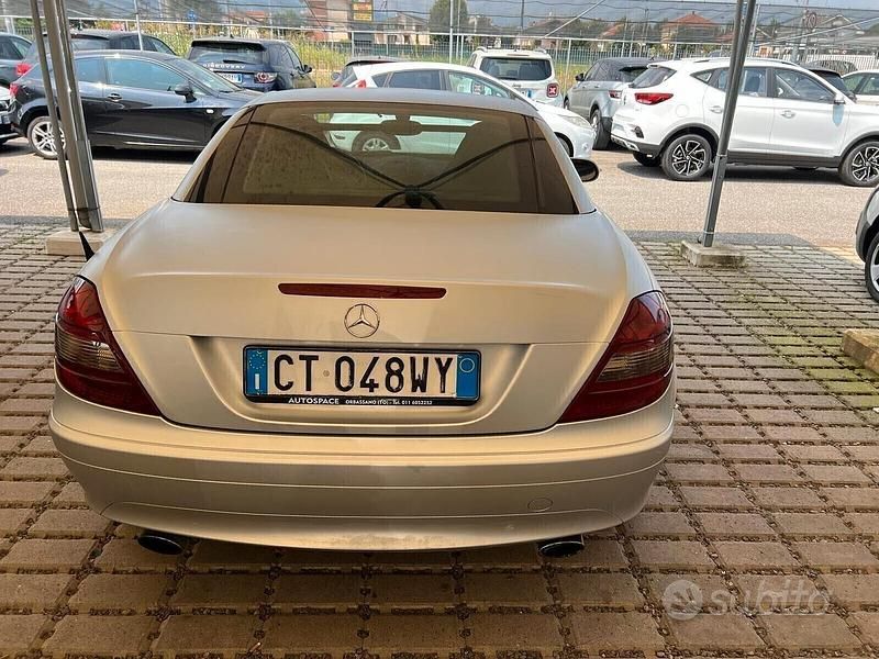 Usata Mercedes SLK200 163 CV (119 kW) 2005 Grigio Cabrio