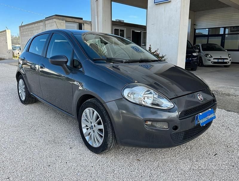 Usata Fiat Punto Lounge 75 CV (55 kW) 2013 Grigio Utilitaria