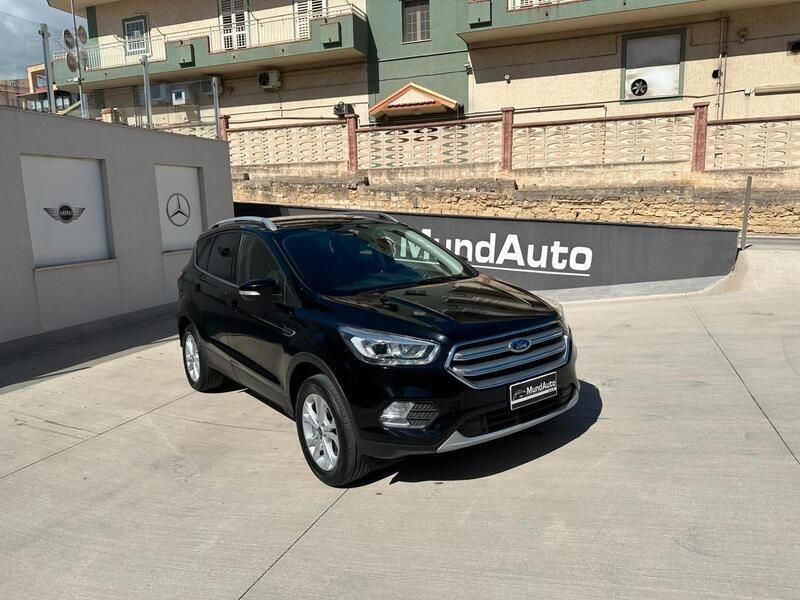 Usata Ford Kuga Titanium 120 CV (88 kW) 2018 Nero SUV