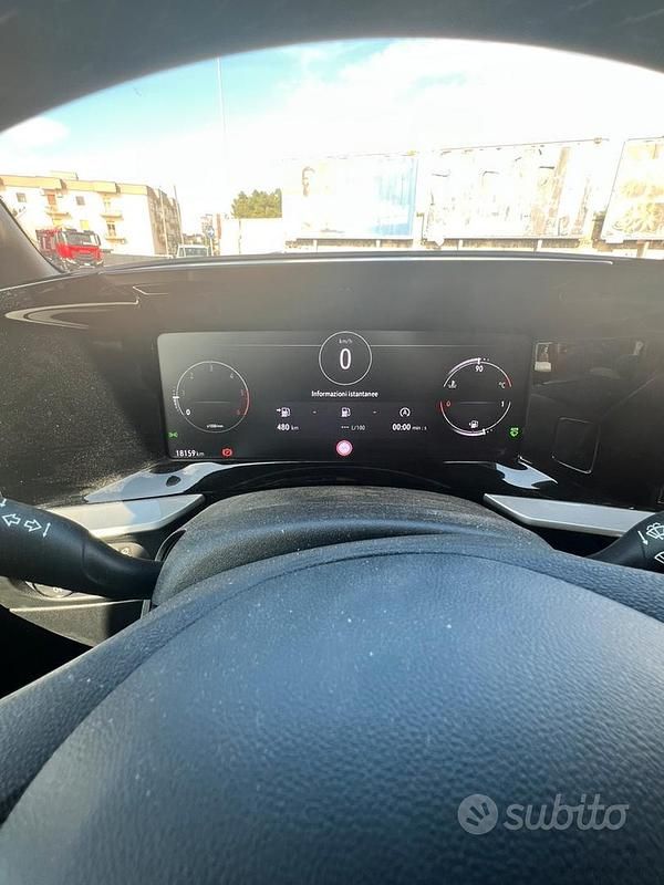 Usata Opel Mokka 110 CV (80 kW) 2023 Verde SUV